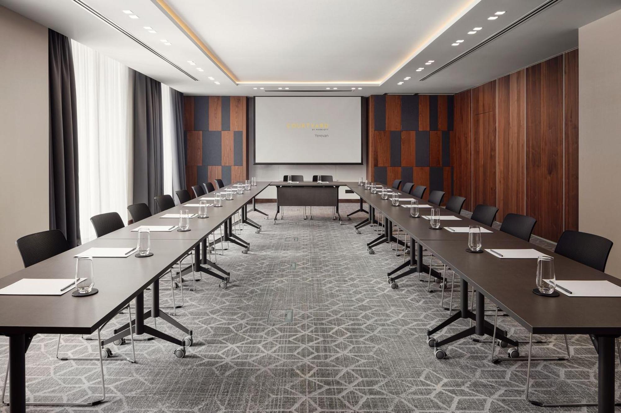 Courtyard By Marriott Jerevan Eksteriør bilde