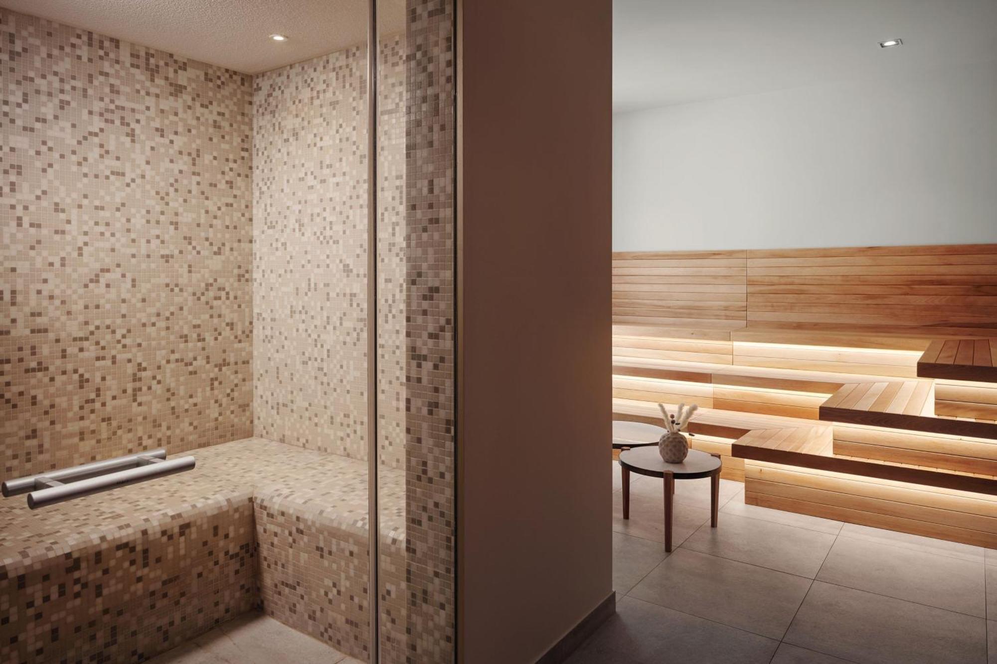 Courtyard By Marriott Jerevan Eksteriør bilde